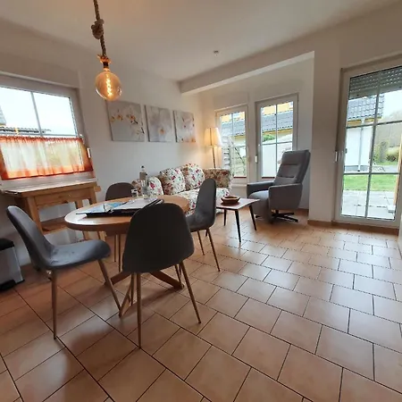Gemuetliche Mit Grill Und Garten * Koserow